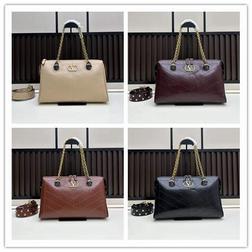 Picture of Valentino Handbags _SKUfw221784407fw